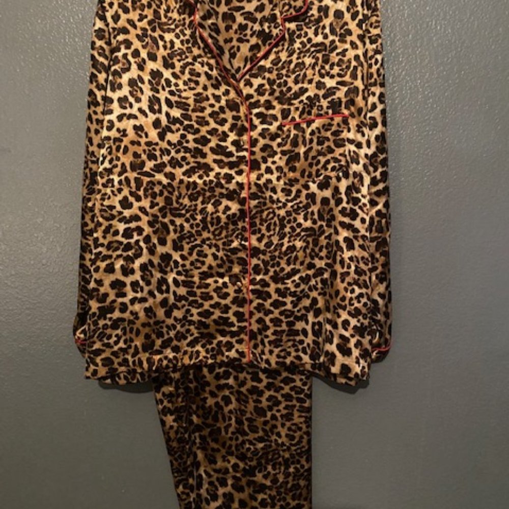 Morgan Tayor 2-piece Lounge Set